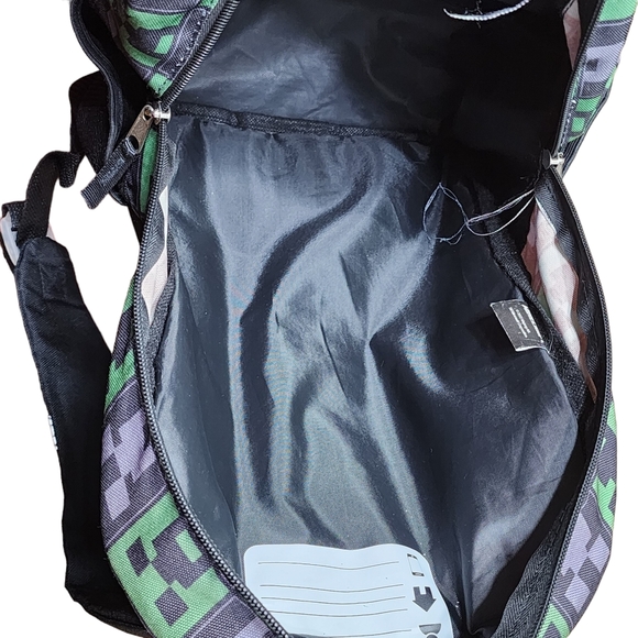 Minecraft Backpack, Lunchbox, Pencil Case & Clip. NWOT No keychain - Picture 7 of 9